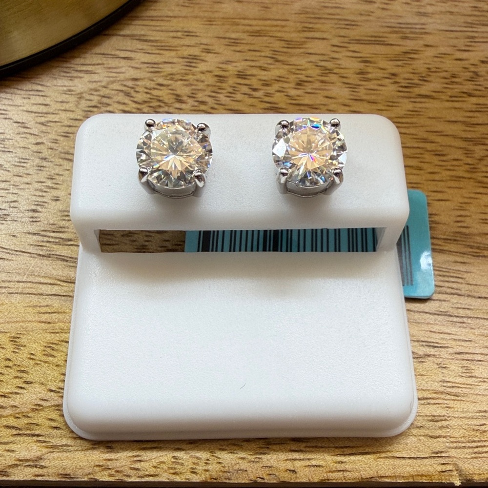 Elegant Sterling Silver 925 8mm 4.00tcw Moissanite Stud Earrings nwt - Picture 4 of 5